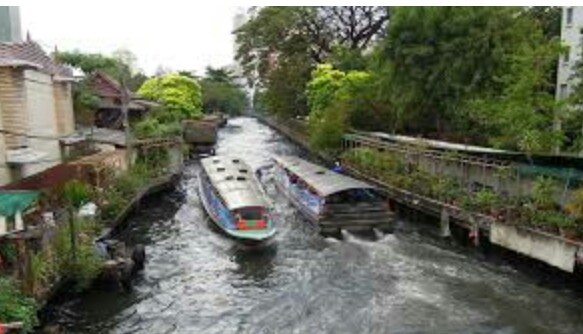 sean seap canal boat